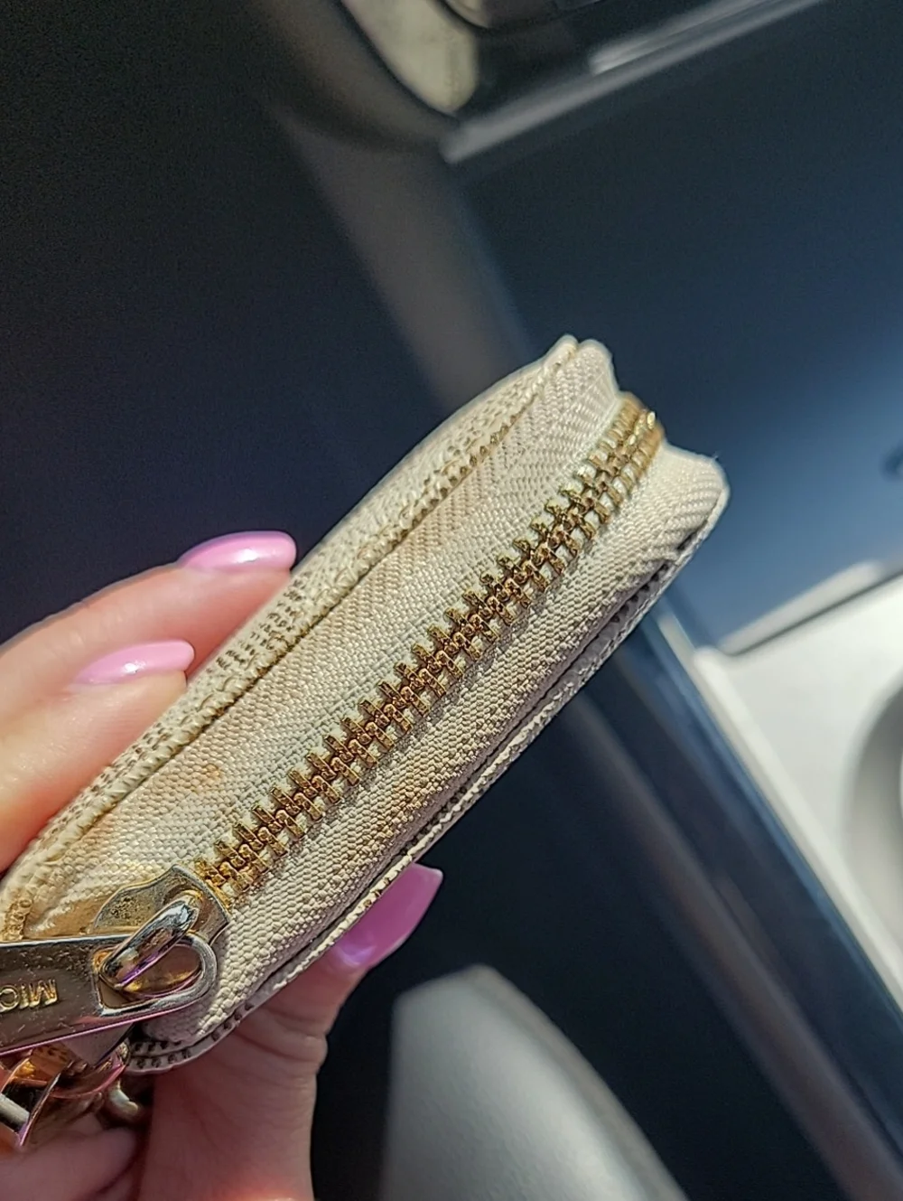Michael Kors Jet Set Signature Logo Continental Wallet In Vanilla